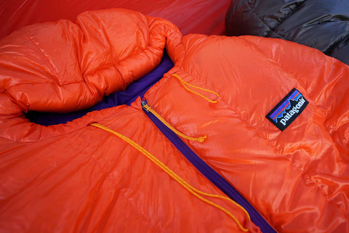 Patagonia 850 Down Sleeping Bag (hood cords)